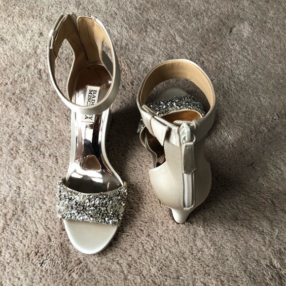 Barely worn Badgley Mischka Wedge - Picture 3 of 7